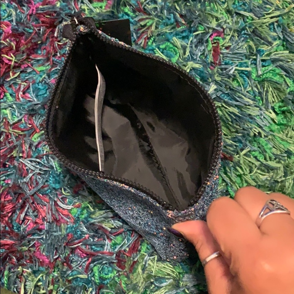 Beautiful glitter pouch - Picture 2 of 5